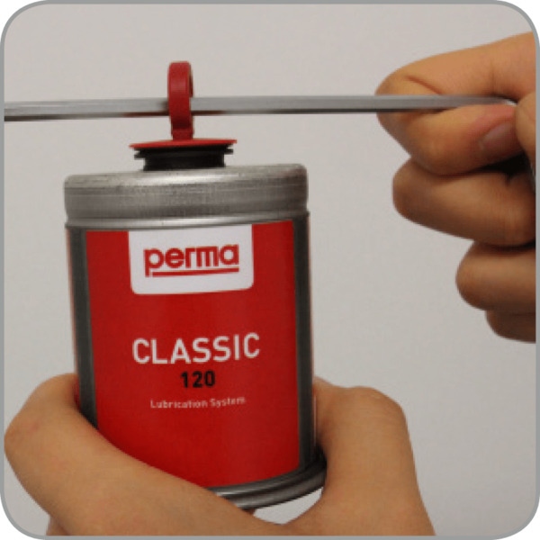 pics/perma/CLASSIC lubricant dispens/perma-classic-120-lubricant-dispenser-with-mobil-unirex-n3-05.jpg